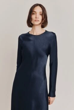 Mari Satin Midi Dress Navy 13 Mari Satin Midi Dress Navy -Chic Aura Clothing D06G041 K10 28458 650px 964px