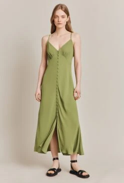 Sofia Crepe Midi Dress Green 9 Sofia Crepe Midi Dress Green -Chic Aura Clothing D06G069 J30 27869 650px 964px