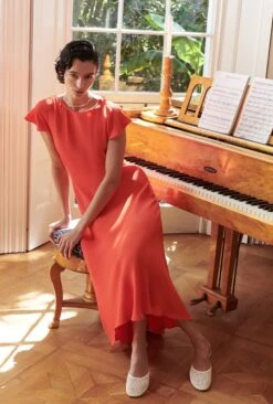 Alora Crepe Midi Dress