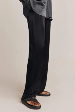 Imogen Satin Wide Leg Trouser Black -Chic Aura Clothing P06G003A A01 27046 650px 964px