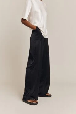 Aurora Satin Cargo Trousers Black -Chic Aura Clothing P06G005 A01 26770 650px 964px
