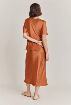 Ivy Satin Top Auburn -Chic Aura Clothing Q06G008A F24 28605 650px 964px