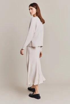 Alena Crepe Blouse Beige Pearly 12 Alena Crepe Blouse Beige Pearly -Chic Aura Clothing Q07G001 N01 28523 650px 964px