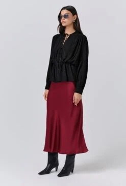 Amber Crepe Tie Neck Blouse 9 Amber Crepe Tie Neck Blouse -Chic Aura Clothing Q11G004 A01 33859 650px 964px